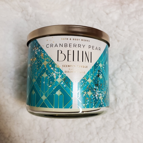 Bath & Body Works 3 Wick Candles NEW - Picture 3 of 15